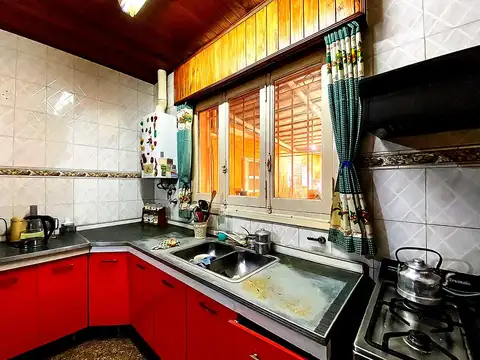 Casa en Venta con 2 cocheras