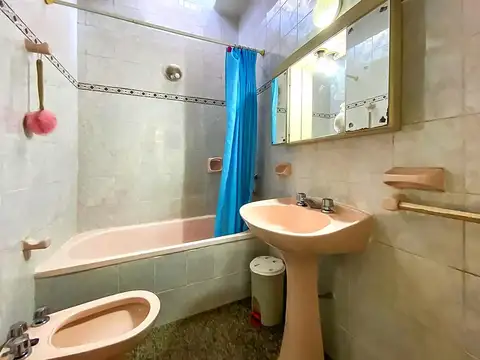 CASA 3 DORM + LOCAL COMERCIAL + COCHERA DOBLE + PATIO