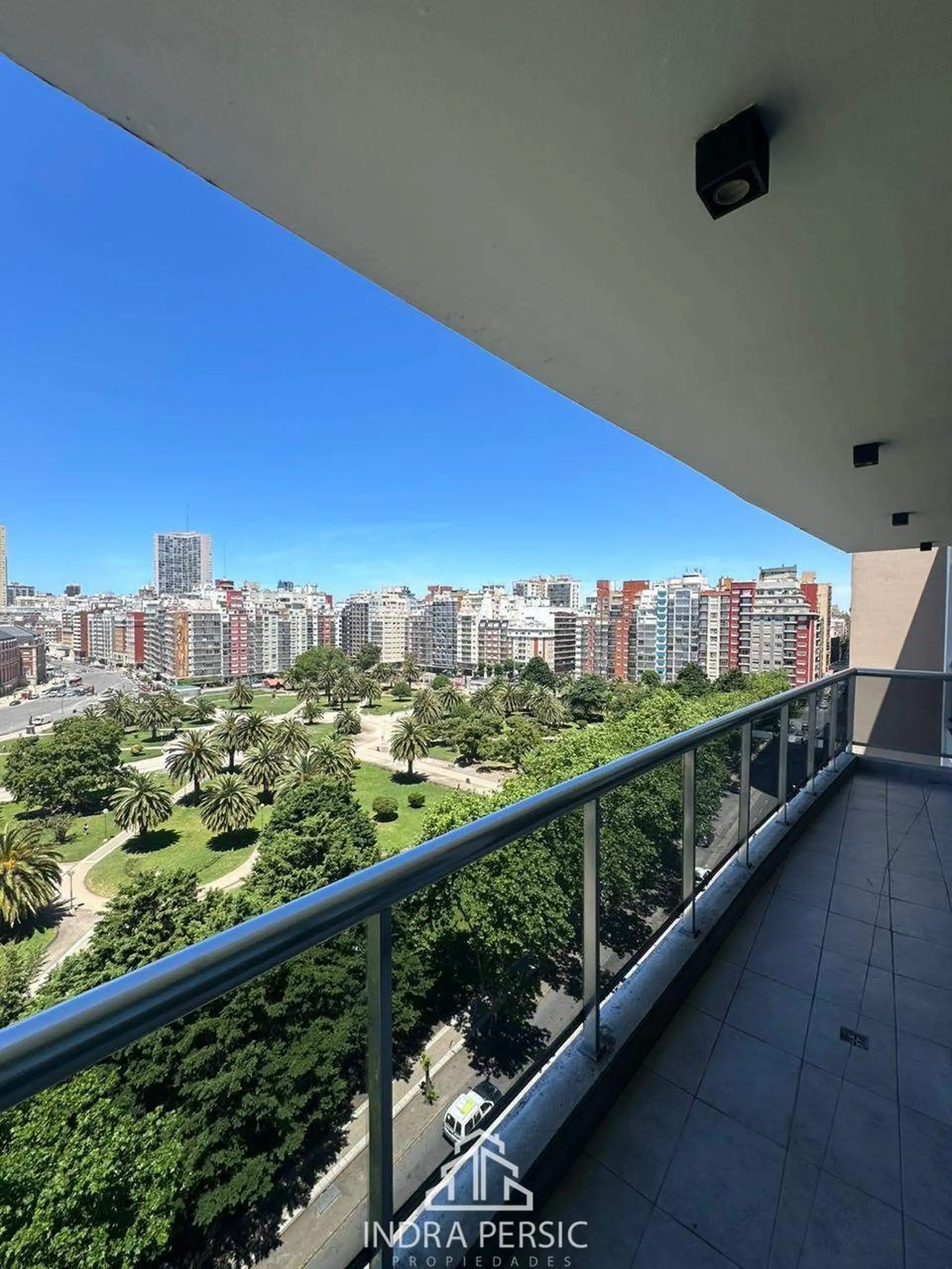 Departamento 2 amb, 60m² con balcón y vista al mar — Plaza Colón
