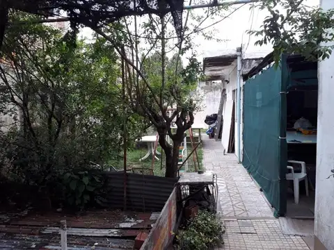 CASA DE CORTE ANTIGUO A RECICLAR O DEMOLER-ADROGUE