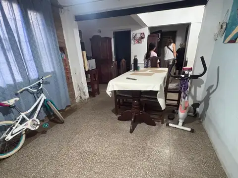 Casa 5 ambientes con 3 baños