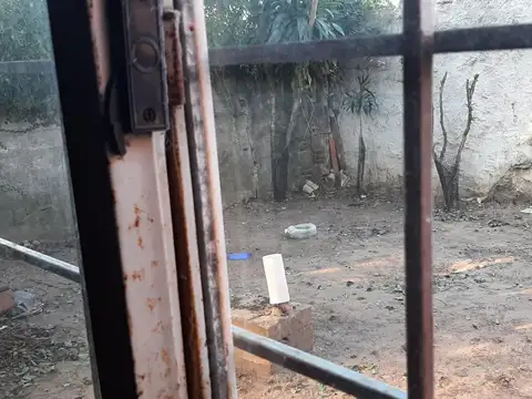 Casa 3 ambientes con 1 baño