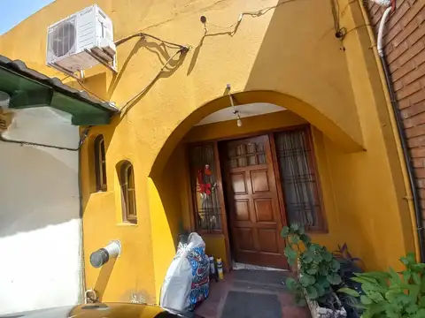 Avenida Eva Perón 300