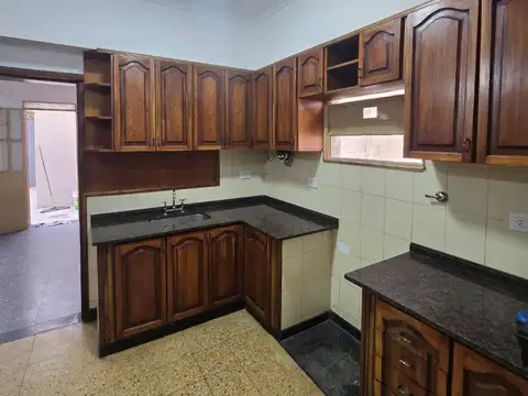 Casa 3 ambientes con 2 baños