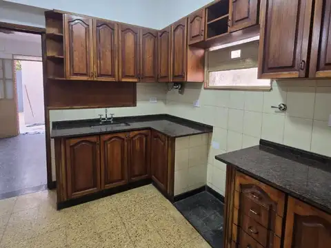 Casa en Alquiler con 1 cochera