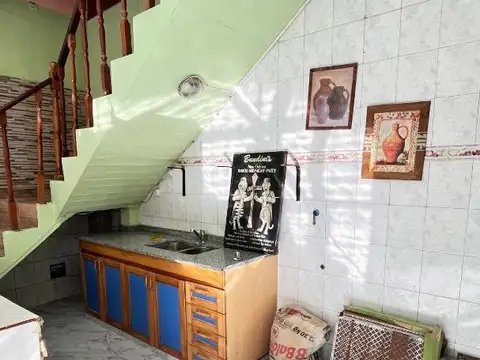 Casa 2 ambientes con 2 baños