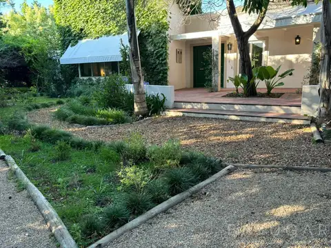 Venta Gran Casa en Chacras de Murray - Pilar