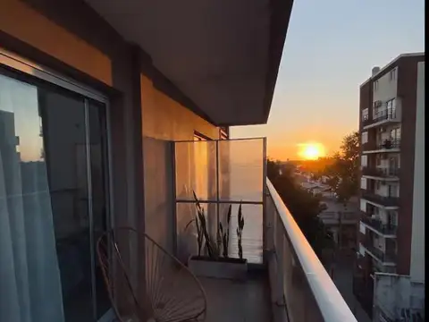 Florida Este - A mts. de Av. Maipú - Excelente monoambiente amoblado con amplio balcón 