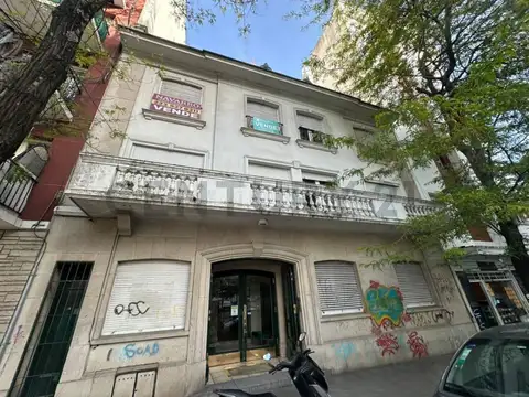 Hipólito Irigoyen 1400, Piso 2