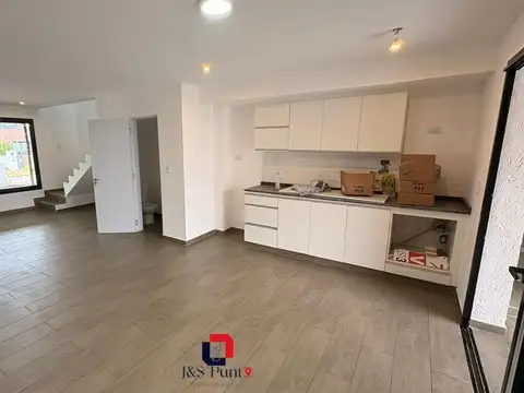 Casa 3 ambientes con 2 baños