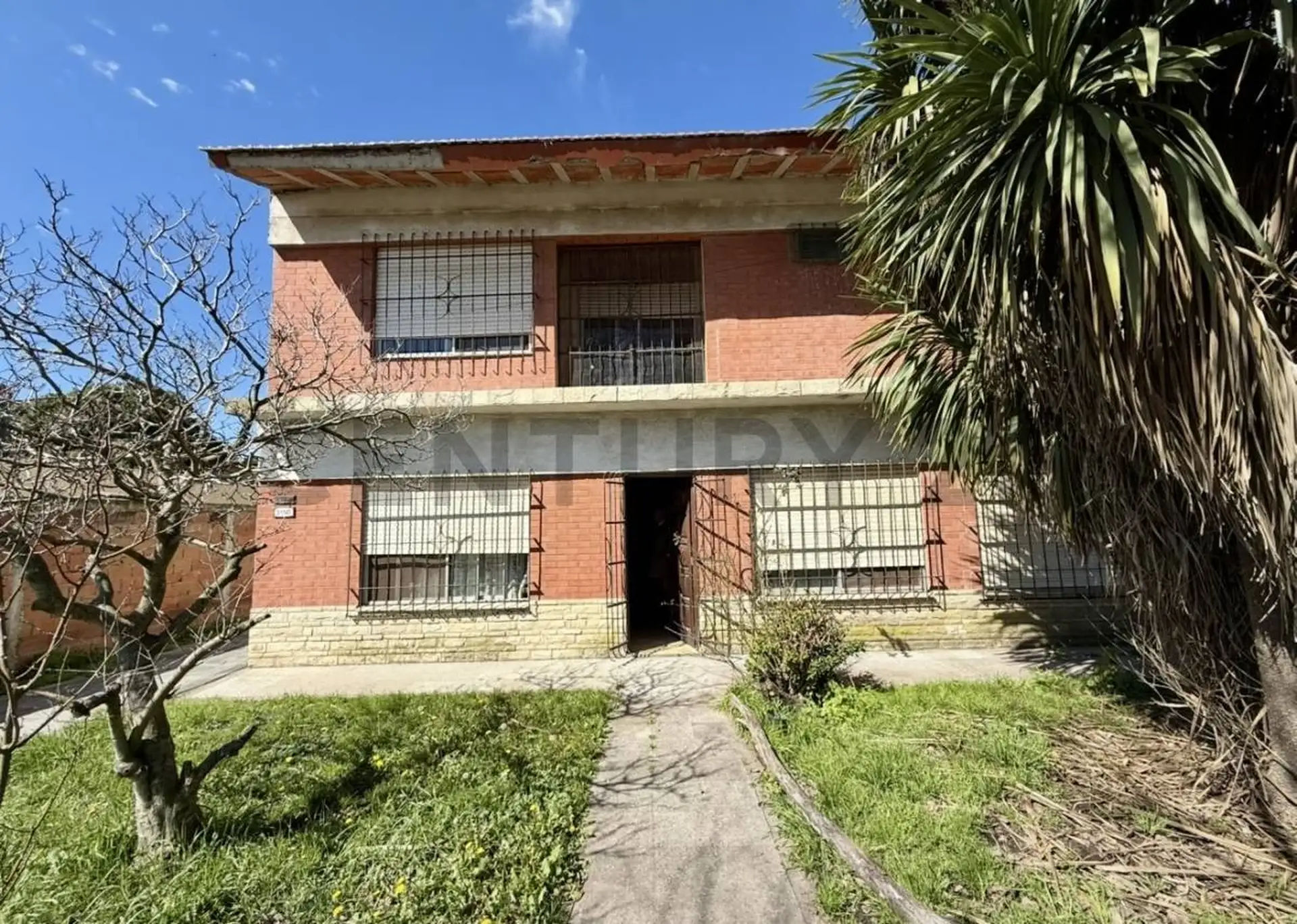 Venta de Casa 6 AMBIENTES en Parque Camet, con casa de huéspedes