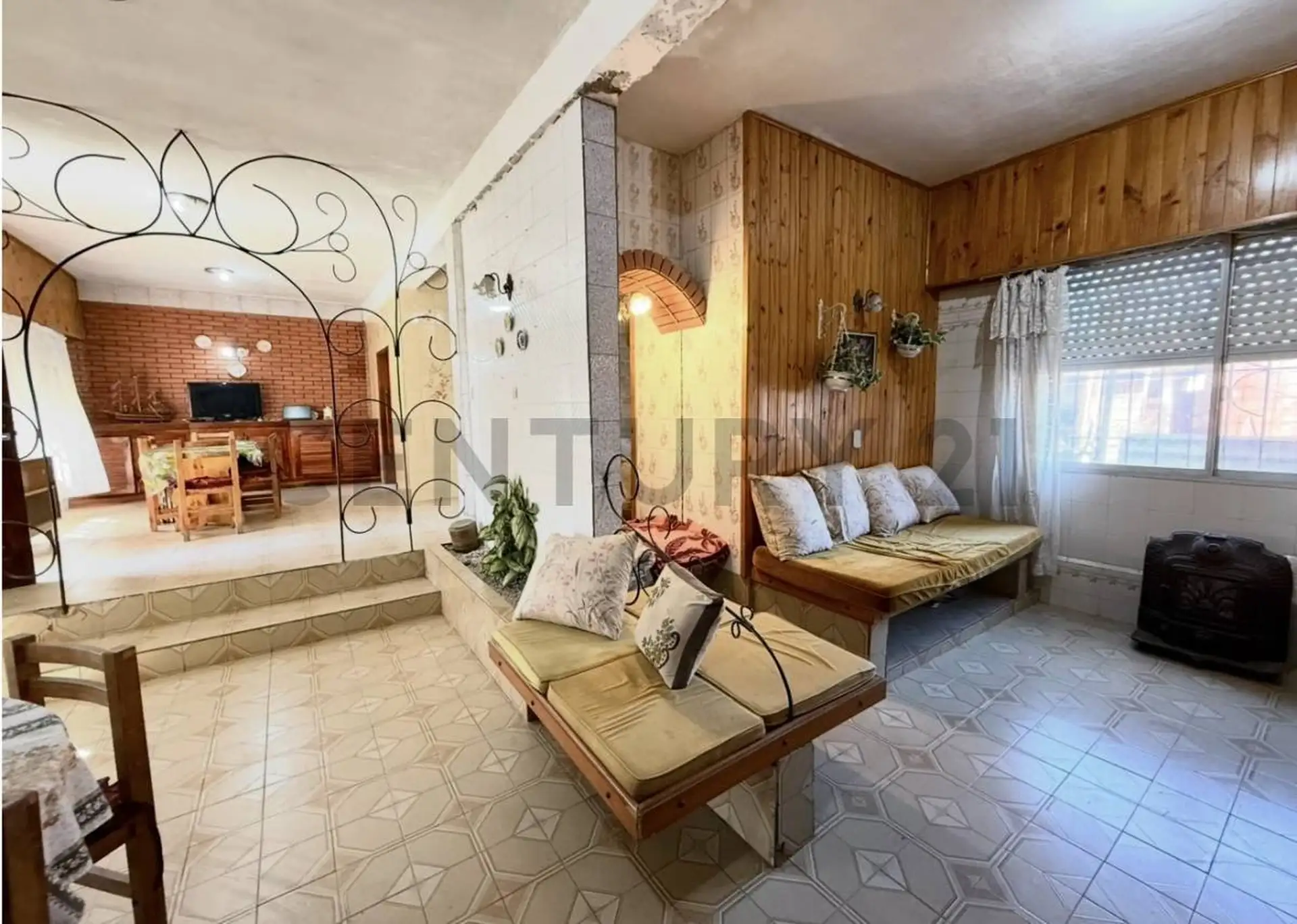Venta de Casa 6 AMBIENTES en Parque Camet, con casa de huéspedes