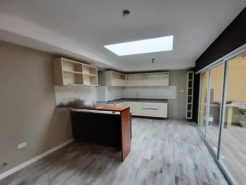 Depto Tipo Casa 3 ambientes con 2 baños