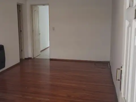 Alfredo Palacios 100, Piso 1