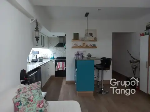 Depto Tipo Casa en Venta en Villa del Parque, USD 129.000