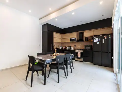 Depto Tipo Casa en Venta al Este