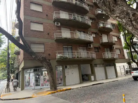 DEPARTAMENTO 2 AMBIENTES EN OLIVOS CON COCHERA