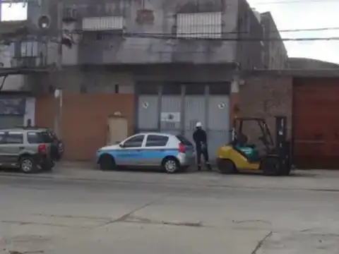 Galpón en  Loma hermosa en Venta . OPORTUNIDAD !