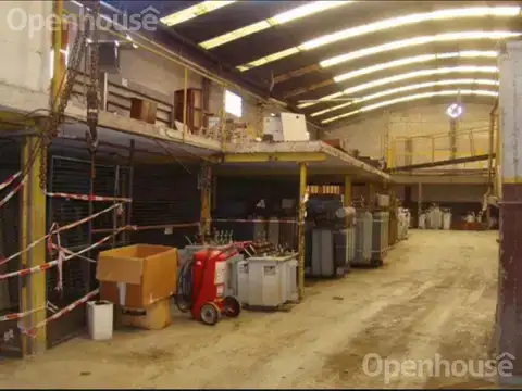 Galpon en Venta 70  mts Fondo