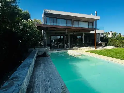 Casa en Venta en San Isidro Labrador, USD 1.390.000