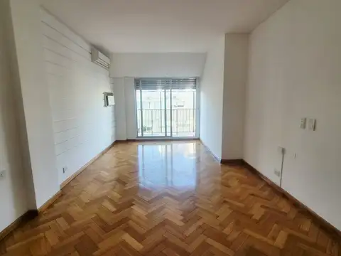 French 2700, Piso 10°