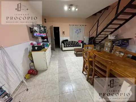 Duplex 3 ambientes con patio y cochera en alquiler en Moreno