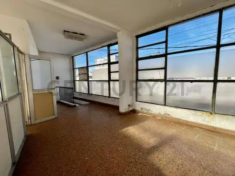 montevideo e/ 17 y 18 1500, Piso 0