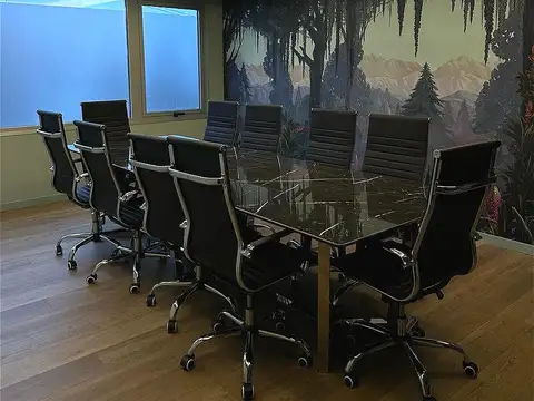 Oficina en Venta en Tribunales con amenities.