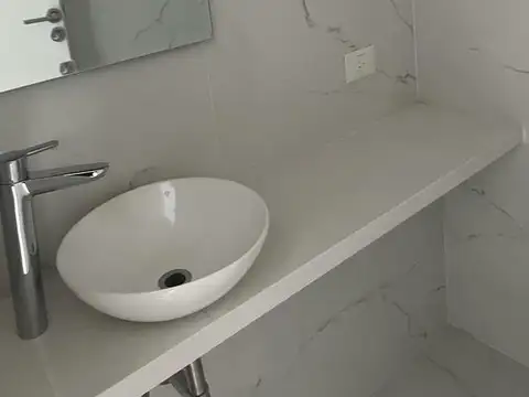 Oficina en Venta en Tribunales con amenities.