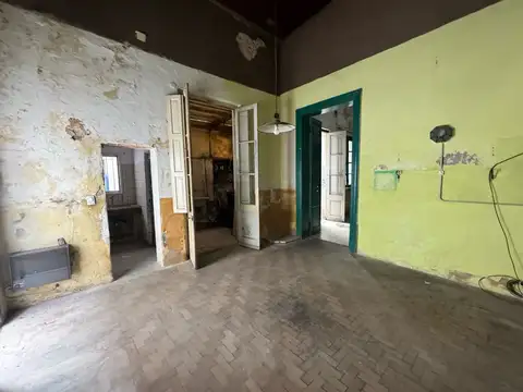 Casa en venta para reciclar ZEBALLOS 631