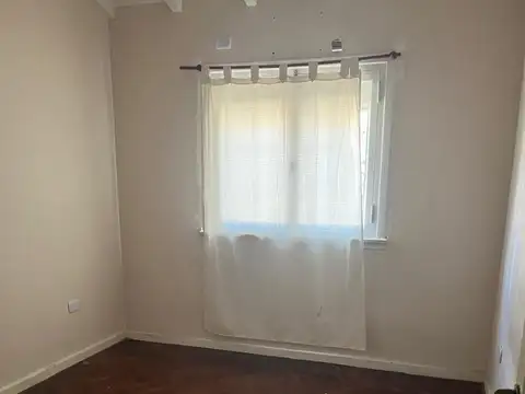 Depto Tipo Casa 4 ambientes con 1 baño
