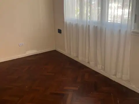 Depto Tipo Casa en Alquiler de 4 ambientes