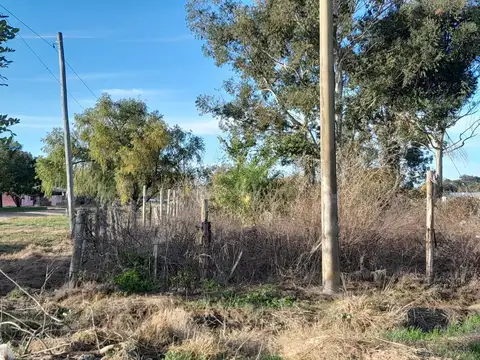 VENDO CAMPO DE 1 HECTÁREA EN  ZONA RESIDENCIAL DE ESQUINA!