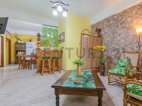 VENTA CASA 6 AMBIENTES 4 DORMITORIOS + COCHERA + QUINCHO + TERRAZA | LA PATERNAL