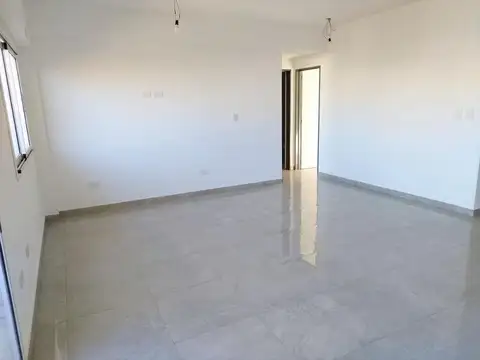 *RETASADO - ANTES USD139.000 - EXCELENTE DEPARTAMENTO DE 3 AMBIENTES A ESTRENAR 2º C/ BALCON FRENTE*