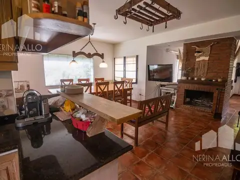 Casa 5 ambientes con 1 baño