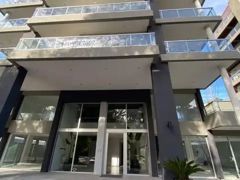 En Pinamar | Local en venta sobre Av. Bunge - A1