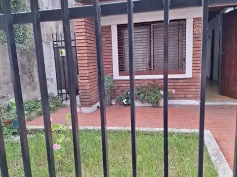 VENTA CASA 3 AMBIENTES +2 AMBIENTES VILLA BALLESTER