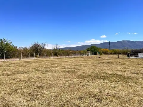 Amplio terreno en Country La Herencia, Los Nogales. Con escritura! Recibe vehículo