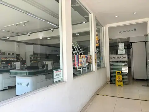 Local en Venta en Olivos, USD 2.200.000