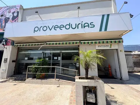 Venta locales con estacionamiento frente UNICENTER