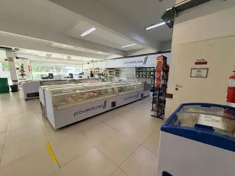 Local en Venta en Olivos, USD 2.200.000