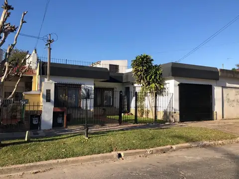 Casa  en Venta ubicado en Quilmes Oeste, Quilmes, G.B.A. Zona Sur - SVN0137_LP583922_1