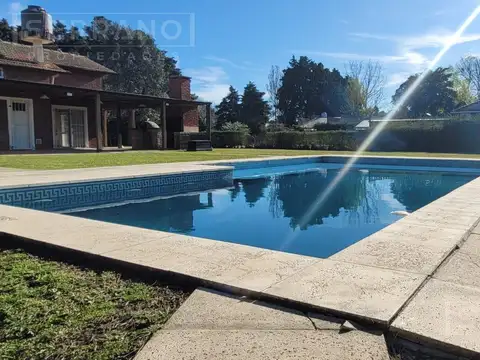 Casa 5 ambientes con 2 baños