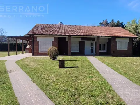Venta Casa 5 ambientes Amplio Lote con Piscina Barrio Parque Exaltación, Exaltación de la Cruz