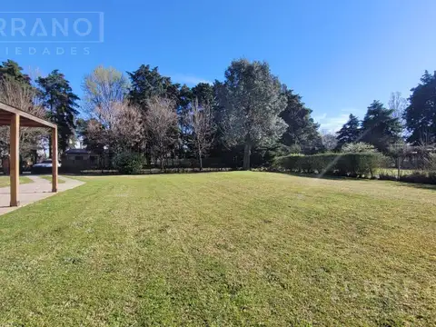 Venta Casa 5 ambientes Amplio Lote con Piscina Barrio Parque Exaltación, Exaltación de la Cruz
