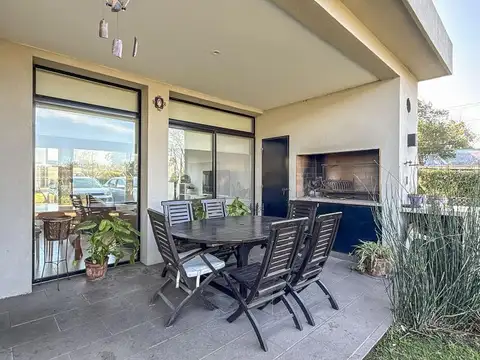 Casa en Venta en Manzanares, USD 205.000