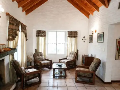 Casa 5 ambientes con 3 baños