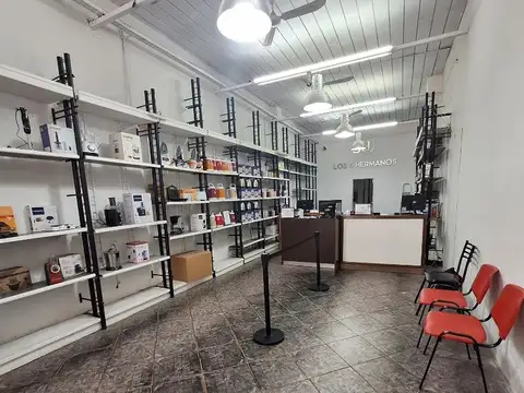 Alquiler Quilmes Ctro. Local sobre la peatonal Rivadavia.