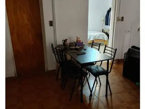 Casa interna tres dormitorios, Zelaya 1200.